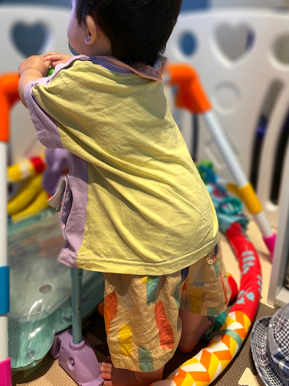 「夏コーデ、ゆるコーデ、ハーフパンツ、男の子コーデ、夏、おとこのこーで、男の子ベビー、生後10ヶ月、保育園、保育園コーデ、GU、シナぷしゅコラボコーデ、シナぷしゅ、Tシャツ、ベビーコーデ」｜「GUのアイテム（Tシャツ/カットソー、パープル系）」を使った、𝚖𝚒𝚣𝚞☻︎　  さん（キッズ・70cm）の夏コーディネートの5枚目の写真