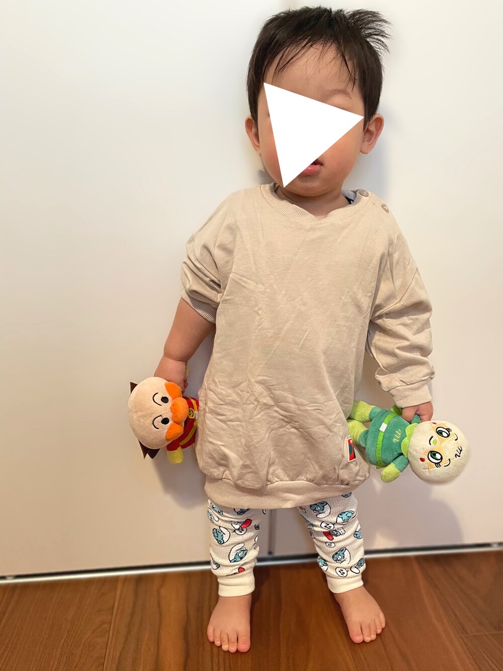 「レギンス、ビッグシルエット、保育園コーデ、1歳、1歳2ヶ月、保育園、男の子ベビー、ベビーコーデ、韓国子供服、PIMPOLLO、スマーフ、markey's、マーキーズ、スウェット×レギンス、1歳児」｜「MARKEY'Sの【The Smurfs/スマーフ】ワッフル総柄パンツ（80～130cm）（その他パンツ、ホワイト系）」を使った、𝚖𝚒𝚣𝚞☻︎　  さん（キッズ・70cm）の秋コーディネートの3枚目の写真