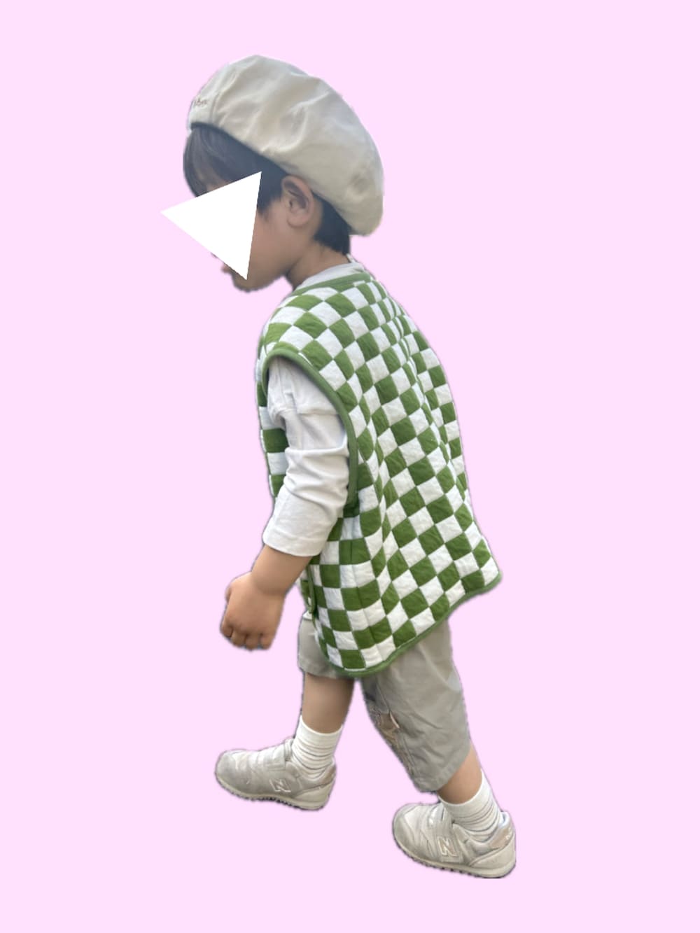 「ハーフパンツ、キッズコーデ、男の子、韓国子供服、バースデイ、子供服、キッズファッション、チェッカー、ベスト、アプレレクール、3歳、3歳男の子、3歳7か月、ベレー帽、moimoln」｜「moimolnのﾁｪｯｶｰﾍﾞｽﾄ(WEB限定ｶﾗｰあり)（ベスト、グリーン系）」を使った、𝚖𝚒𝚣𝚞☻︎　  さん（キッズ・90cm）の春コーディネートの2枚目の写真