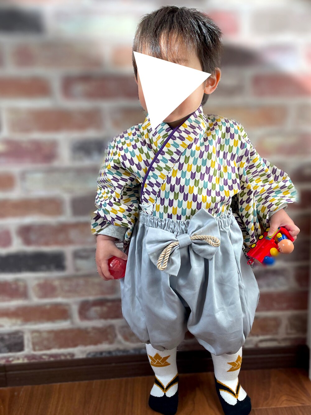 「ベビー袴、袴、正月コーデ、男の子ベビー、ベビーコーデ、おとこのこ、Hello赤ちゃん、1歳、１歳男の子、1歳4ヶ月、袴コーデ」｜「Hello赤ちゃんのアイテム（着物、その他）」を使った、𝚖𝚒𝚣𝚞☻︎　  さん（キッズ・70cm）の冬コーディネートの2枚目の写真