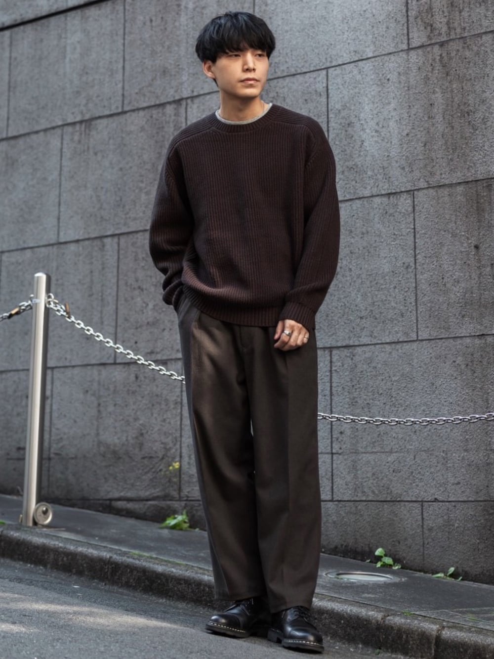 「秋のコーデ、お洒落さんとつながりたい、shiun、秋服、休日スタイル、大人カジュアル、シンプル、ワイドパンツ、ビックシルエット、カジュアル、低身長、164cm、低身長コーデ、今日のコーデ、オトナカジュアル」｜「Parabootのアイテム（ドレスシューズ、ブラック系）」を使った、わむう_wamuさん（メンズ・164cm）の秋コーディネートの4枚目の写真