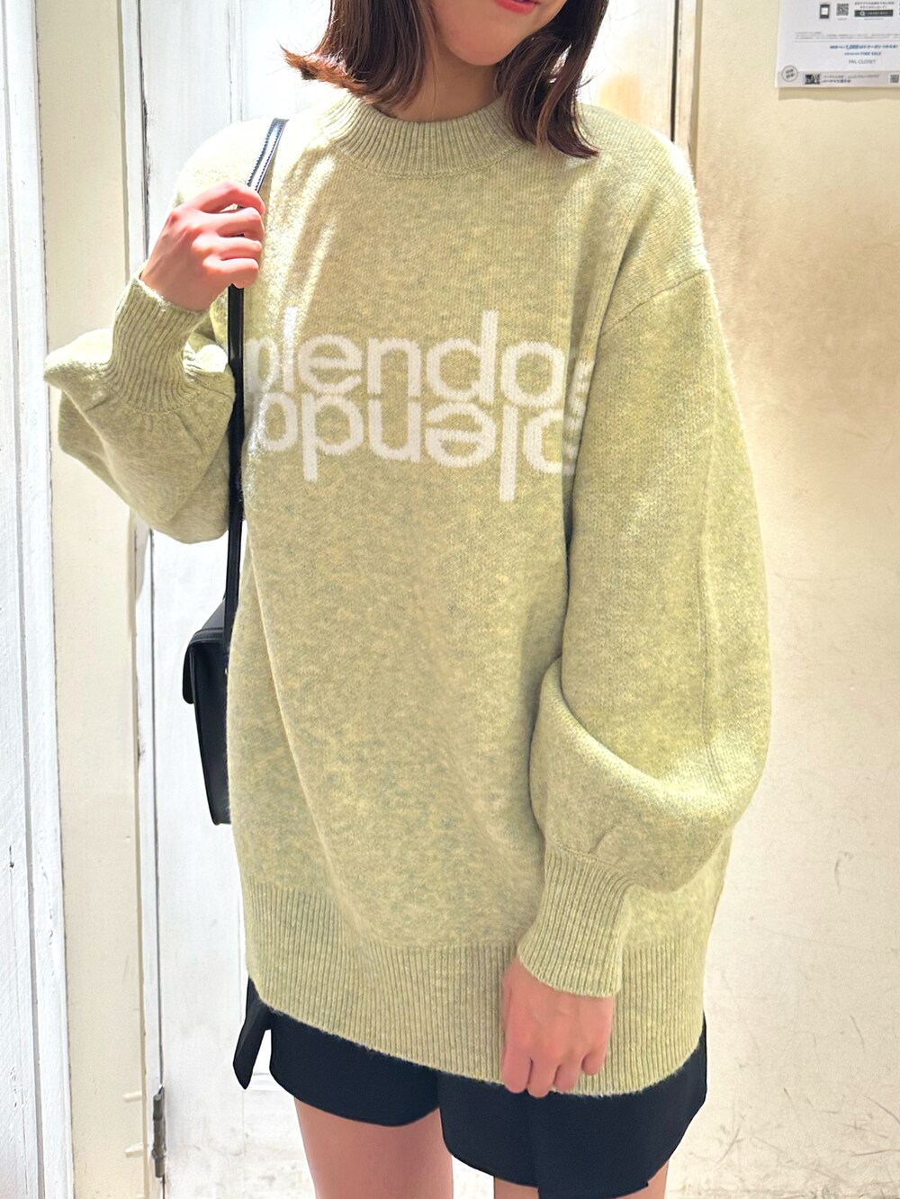 「休日コーデ、チュニック、ロゴニット、ミントグリーン、チュニックワンピ、高身長女子、プチプラ、ミニスカート、ロングブーツ、レトロ、カジュアルコーデ、グリーン、ミニワンピ、淡色女子、カラーコーデ」｜「OLIVE des OLIVEのロゴジャガードチュニック（チュニック、グリーン系）」を使った、akaneさん（レディース・167cm）の秋コーディネートの3枚目の写真