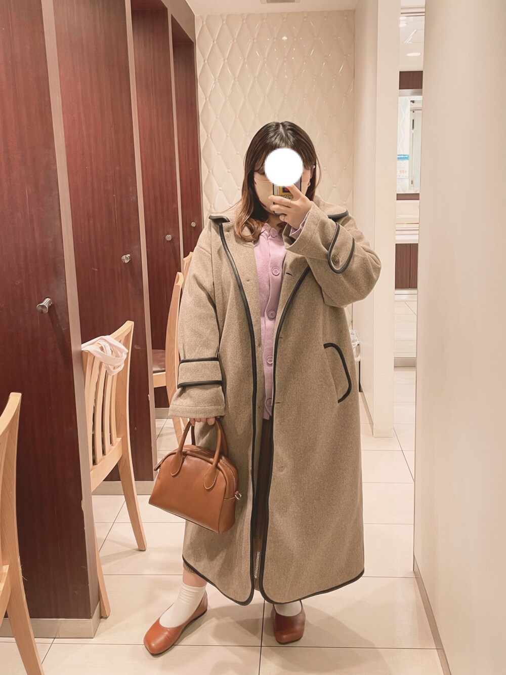 「大人カジュアル、韓国風コーデ、低身長コーデ、低身長、お洒落さんとつながりたい、titivate、パープルカーディガン、ブラウン系」｜「onetomeの【きりまる】ミニボストンバッグ（ボストンバッグ、ブラウン系）」を使った、아유さん（レディース・148cm）の春コーディネートの2枚目の写真