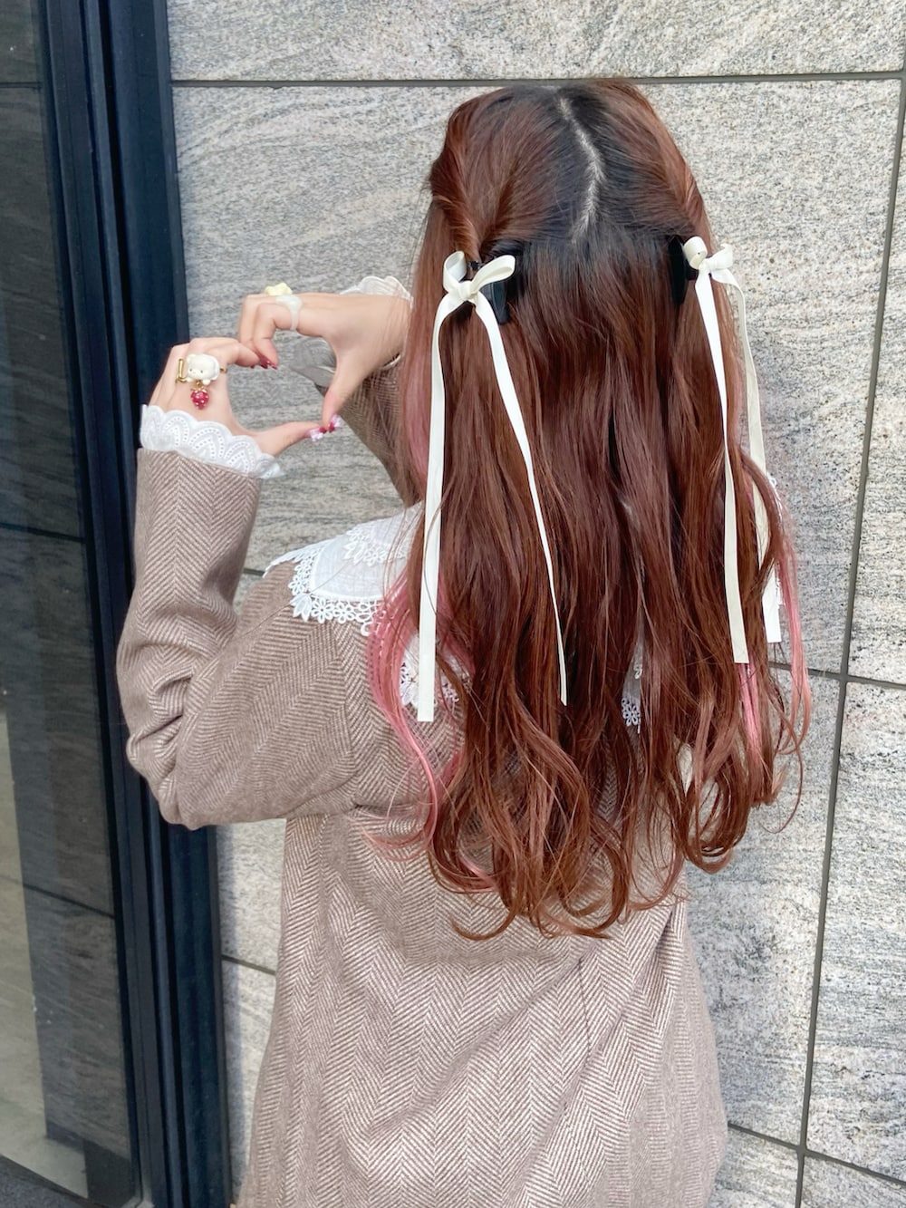 「ミニスカート、休日スタイル、ガーリー、ガーリーコーデ、カフェ、カフェコーデ、デート、デートコーデ、レトロ、レトロコーデ、フレンチガーリー、プチプラ、プチプラコーデ、冬、冬コーデ」|「MORE self LOVEのオーバーフリルジャケット(テーラードジャケット、ブラウン系)」を使った、み ゃ ー ゆさん(骨格ウェーブ・レディース・155cm)の冬コーディネートの5枚目の写真