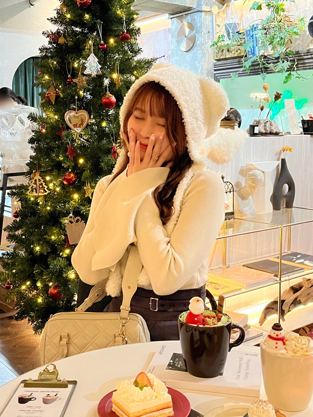 apres jour【あかちゃすコラボアイテム】 フェイクファーポンチョコート apres jour by あかちゃす（アプレジュールバイアカチャス）の
