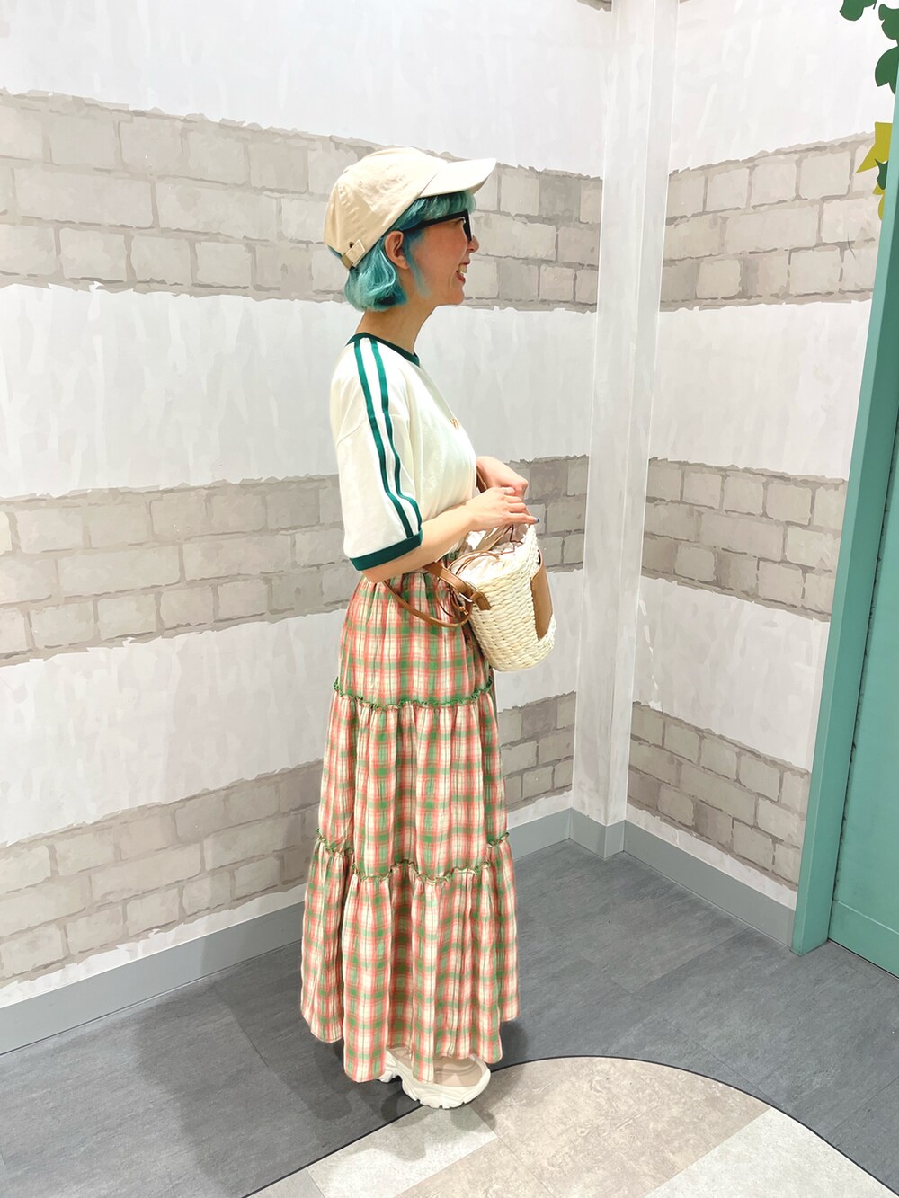 「ehka sopoのチェックティアードスカート（スカート、グリーン系）」を使った、kaniさん（レディース・155cm）の夏コーディネートの2枚目の写真