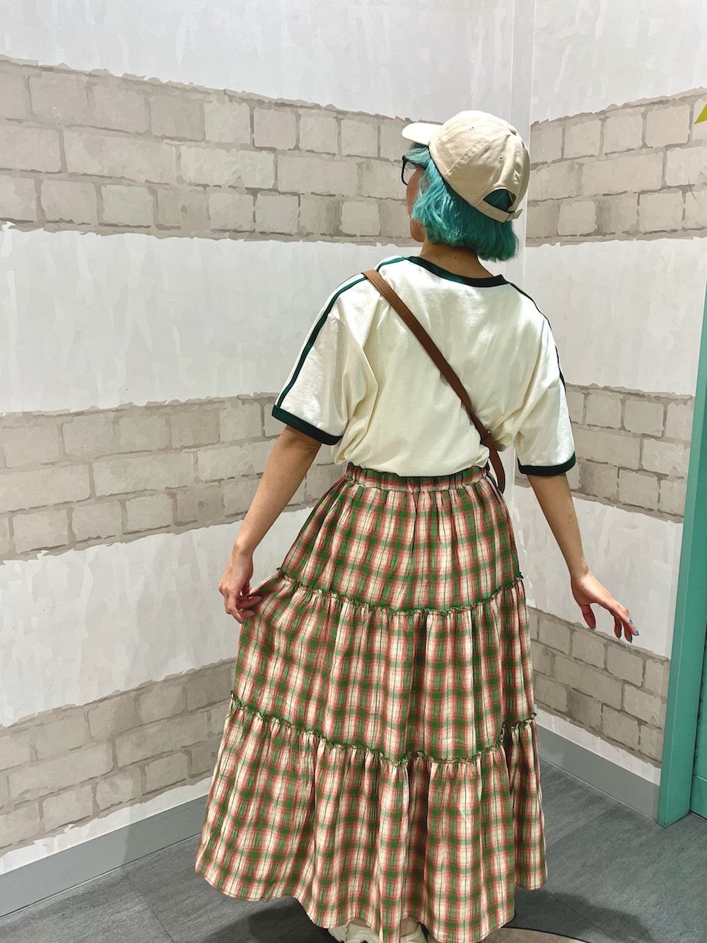 「ehka sopoのチェックティアードスカート（スカート、グリーン系）」を使った、kaniさん（レディース・155cm）の夏コーディネートの3枚目の写真