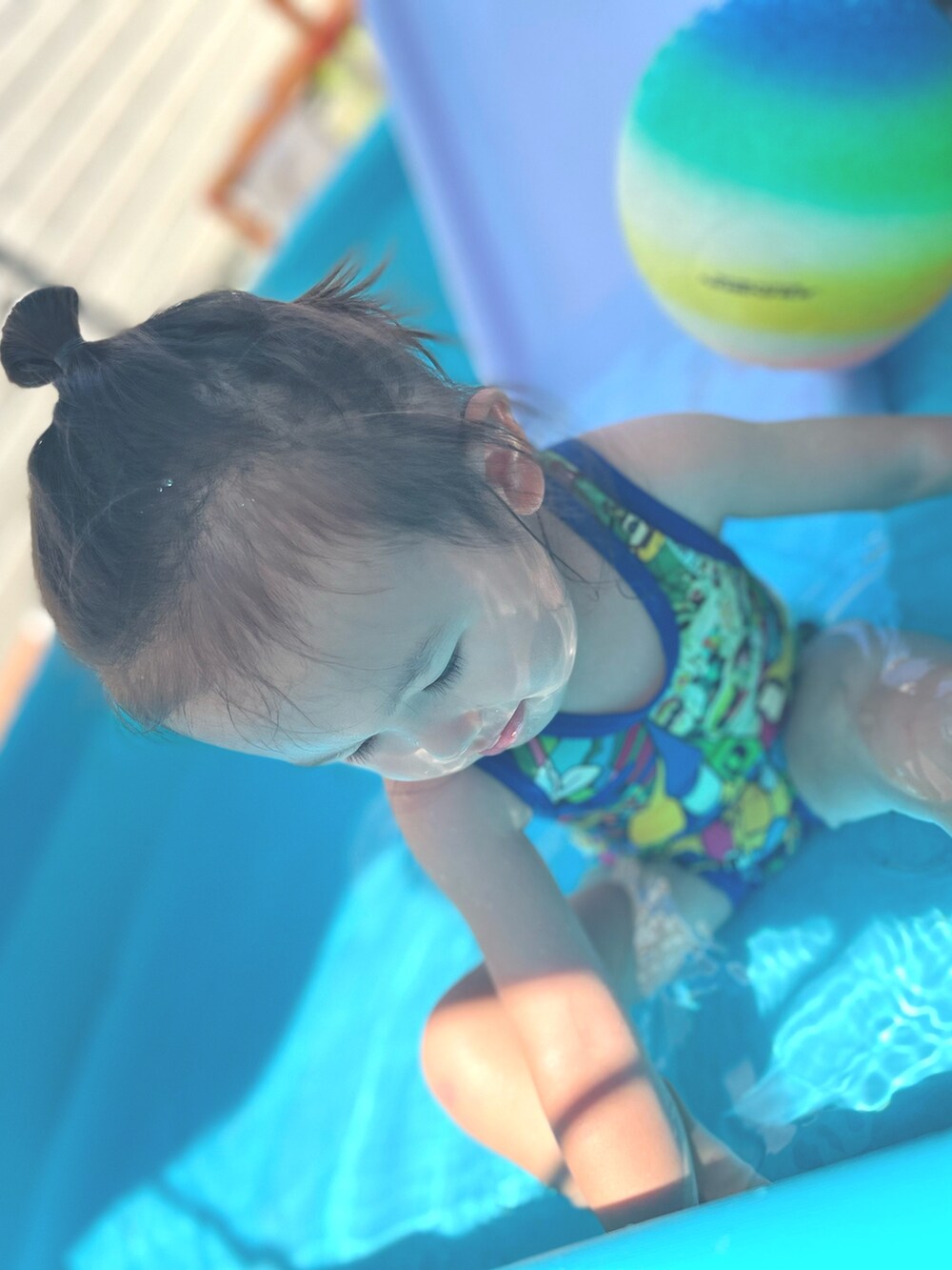 ブルー系の水着/着物・浴衣を着用したキッズの秋コーディネートの2枚目の写真