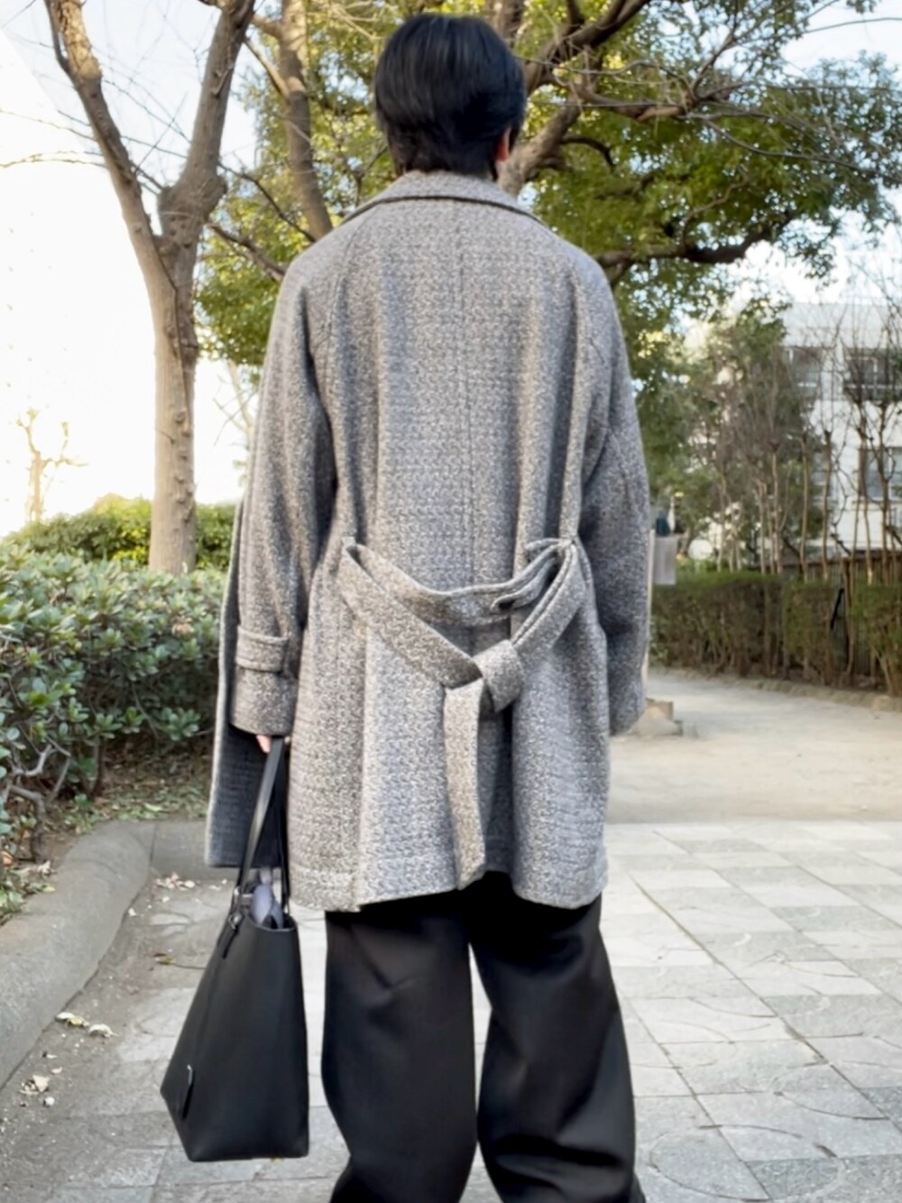 「ビッグシルエット、COMOLI、コモリ、ULTERIOR、TOMWOOD、jaran suriwaja、Saint Laurent、モノトーン、フォローミー、フォロバ、サンローランパリ」｜「ulteriorのアイテム（チェスターコート、グレー系）」を使った、YOSHIMAさん（メンズ・169cm）の冬コーディネートの3枚目の写真