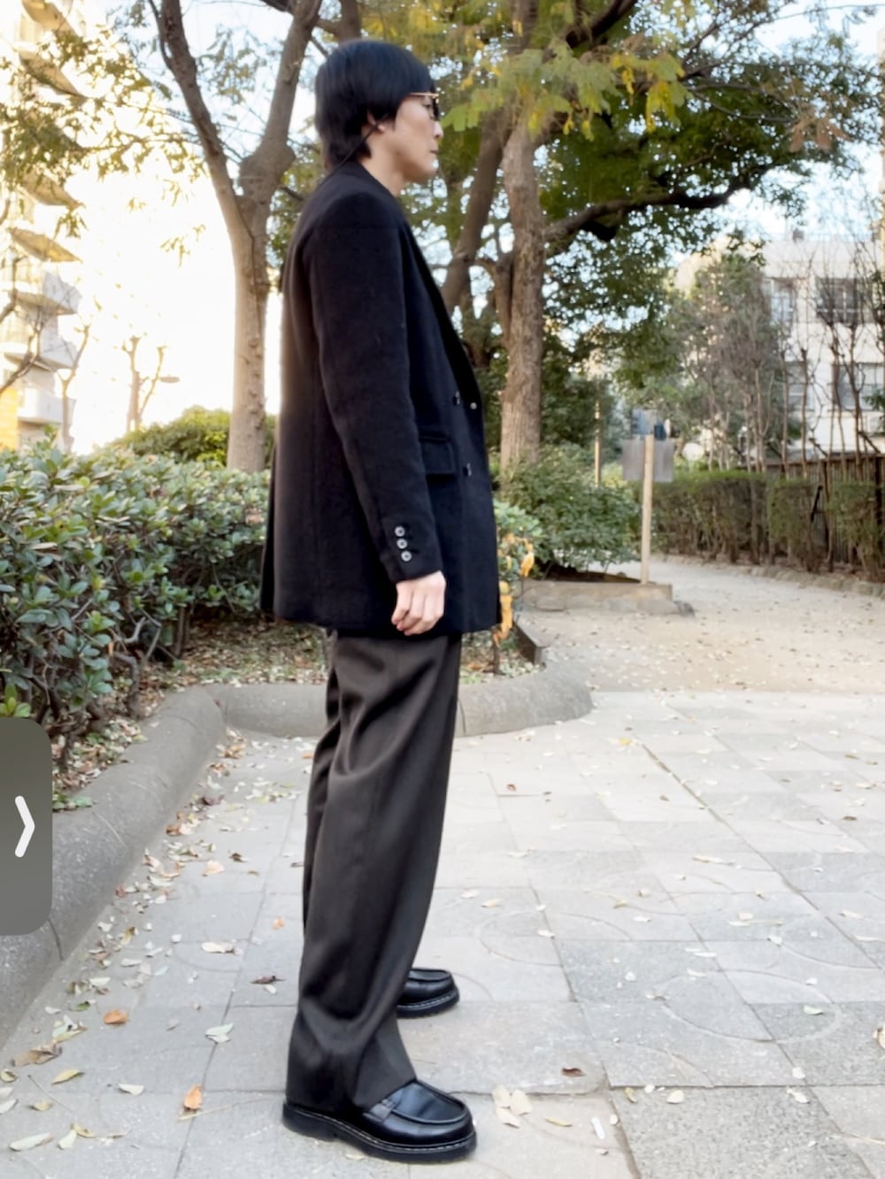 「ユナイテッドトウキョウ、ユナイテッドアローズ、ULTERIOR、Berwick1707、Dior HOMME、Dior、オトナカジュアル、ロングコート、ダブルジャケット、ダブルブレスト、ワイドパンツ、タックイン、ノルディック柄、メガネ男子、999.9」｜「UNITED TOKYOのモヘアシャギー ダブルジャケット（テーラードジャケット、ブラック系）」を使った、YOSHIMAさん（メンズ・169cm）の冬コーディネートの2枚目の写真