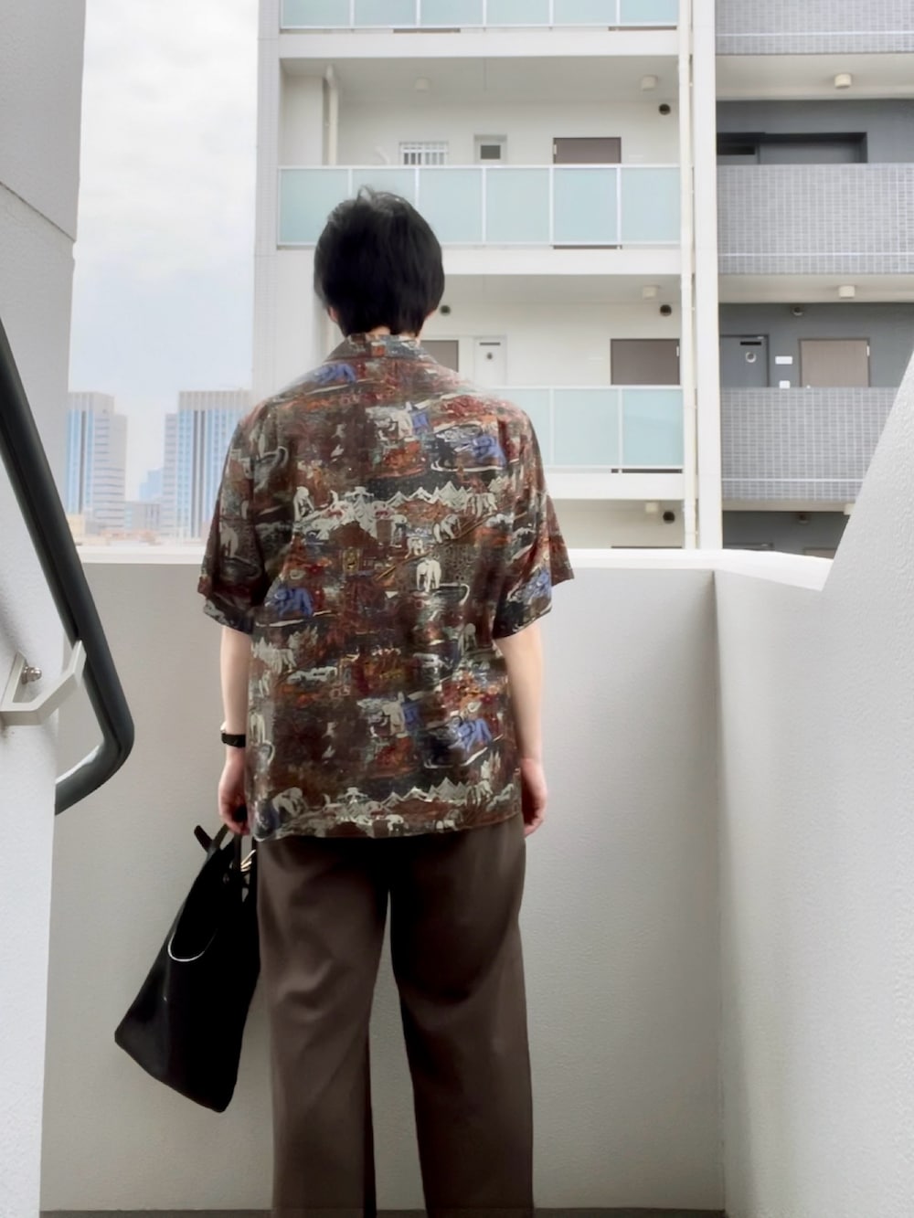 「niceness、ULTERIOR、夏、夏服、ガラシャツ、アロハシャツ、オトナカジュアル、夏コーデ、フォロー返します、フォロバ」｜「NICENESSのアイテム（シャツ/ブラウス、その他）」を使った、YOSHIMAさん（メンズ・169cm）の夏コーディネートの3枚目の写真
