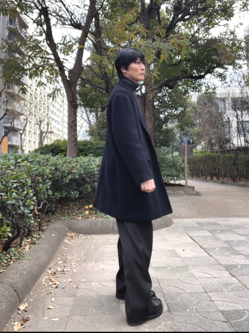 「COMOLI、コモリ、LE、エディフィス、ジャーナルスタンダード、ULTERIOR、スラックス、ワイドパンツ、オトナカジュアル、おしゃれさんと繋がりたい、新星WEARISTAにエントリー、チェスターコート、berwick1707、レショップ、相互フォロー」｜「ulteriorのアイテム（スラックス、ブラウン系）」を使った、YOSHIMAさん（メンズ・169cm）の冬コーディネートの3枚目の写真
