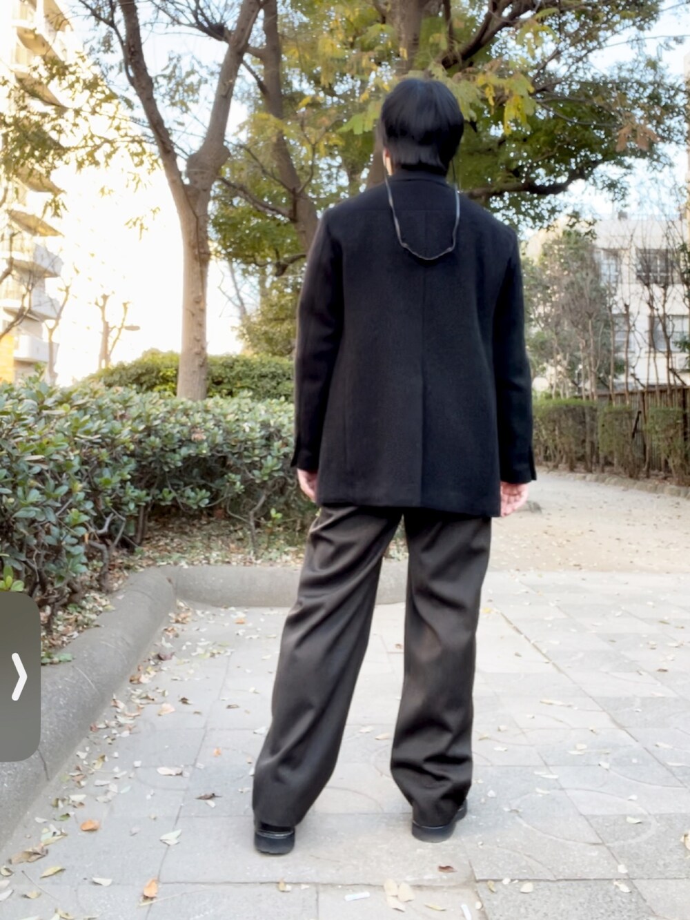 「ユナイテッドトウキョウ、ユナイテッドアローズ、ULTERIOR、Berwick1707、Dior HOMME、Dior、オトナカジュアル、ロングコート、ダブルジャケット、ダブルブレスト、ワイドパンツ、タックイン、ノルディック柄、メガネ男子、999.9」｜「UNITED TOKYOのモヘアシャギー ダブルジャケット（テーラードジャケット、ブラック系）」を使った、YOSHIMAさん（メンズ・169cm）の冬コーディネートの3枚目の写真