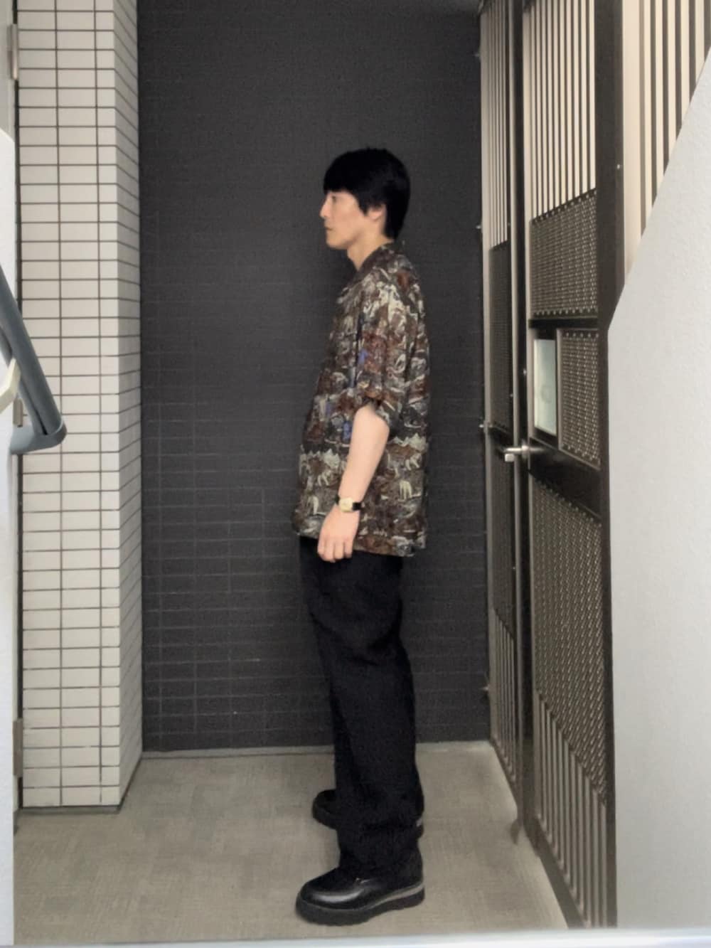 「niceness、ULTERIOR、OMEGA、TOMWOOD、おしゃれさんと繋がりたい、フォローミー、フォロー返します、フォロバ、アロハシャツ、柄シャツ、休日スタイル、夏、大人コーデ」｜「NICENESSのアイテム（シャツ/ブラウス、その他）」を使った、YOSHIMAさん（メンズ・169cm）の夏コーディネートの4枚目の写真