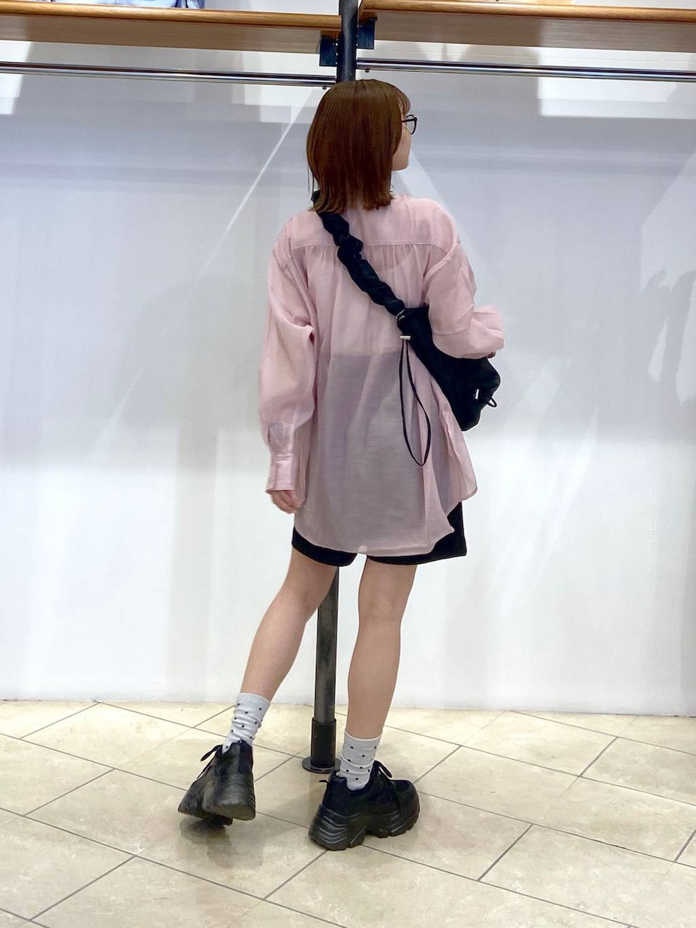 omakiiさんの「曇り止め付メガネ　952570（LOWRYS FARM）」を使ったコーディネートの3枚目の写真