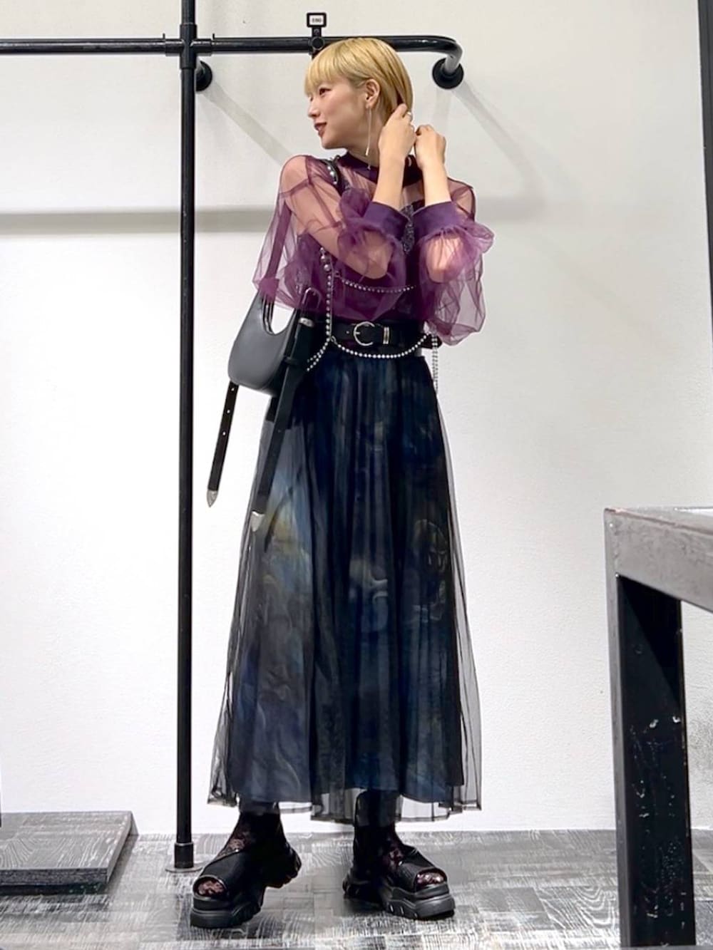 「着痩せ・細見え、モード、ベーシック/シンプル」｜「HAREのデザインハーネス(HARE)（サスペンダー、シルバー系）」を使った、Moneさん（レディース・162cm）の夏コーディネートの3枚目の写真