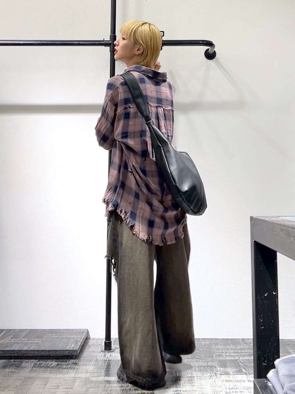 「着痩せ・細見え、モード、ベーシック/シンプル」｜「HAREのステンレススクエアチェーンネックレス(HARE)（ネックレス、シルバー系）」を使った、Moneさん（レディース・162cm）の夏コーディネートの3枚目の写真