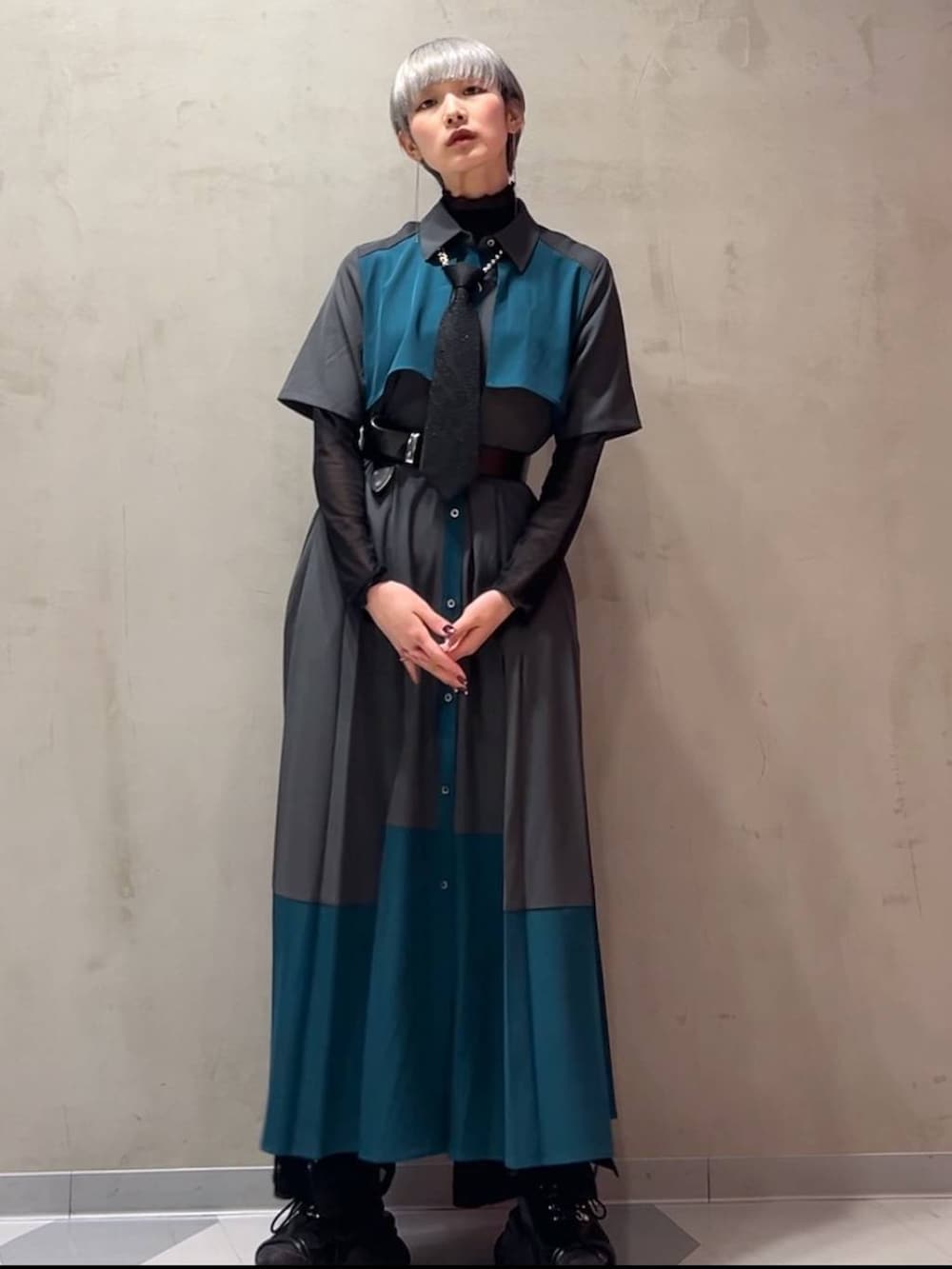 「着痩せ・細見え、モード、ベーシック/シンプル」｜「HAREのネクタイネックレス(HARE)（ネクタイ、ブラック系）」を使った、Moneさん（レディース・162cm）の夏コーディネートの3枚目の写真