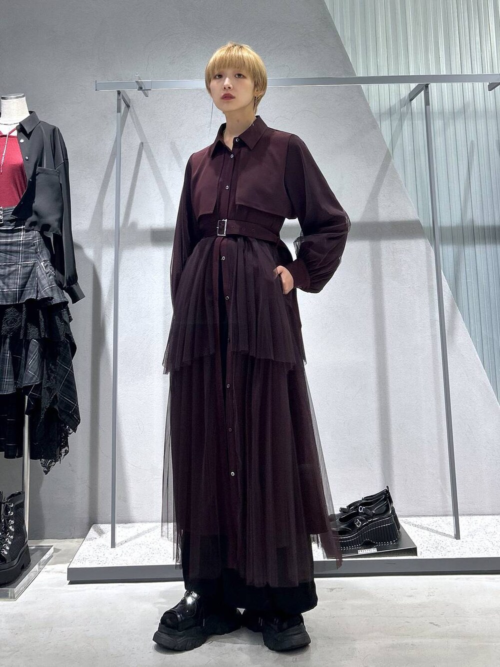 「着痩せ・細見え、モード、ベーシック/シンプル」｜「HAREのラメメッシュスニーカーサンダル(HARE)（サンダル、ブラック系）」を使った、Moneさん（レディース・162cm）の夏コーディネートの5枚目の写真