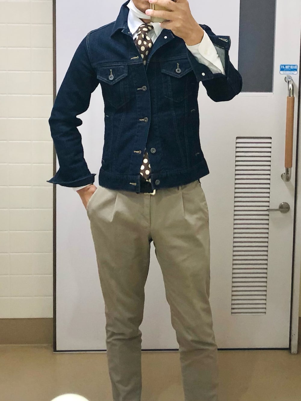 「出勤、ウォームビズ」｜「UNITED ARROWSのアイテム（ネクタイ、ブラウン系）」を使った、RTさん（メンズ・177cm）の冬コーディネートの2枚目の写真