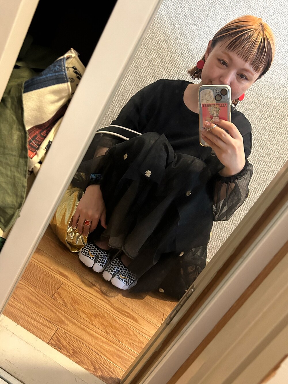 「ドット、ZARA、UNIQLO、marimekko、NIKE、エアリフト、threeppy、ブラック、ゴールド、派手髪、水玉」｜「UNIQLO×marimekkoのアイテム（Tシャツ/カットソー、ブラック系）」を使った、◎みお◎さん（レディース・150cm）の夏コーディネートの3枚目の写真