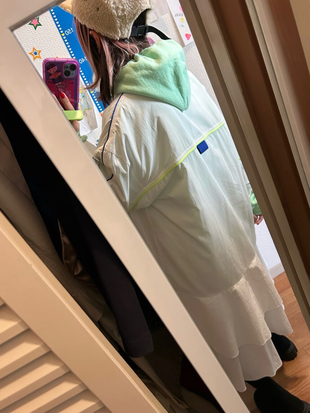 「VALENTINTのアイテム（スウェット、グリーン系）」を使った、◎みお◎さん（レディース・150cm）の秋コーディネートの3枚目の写真