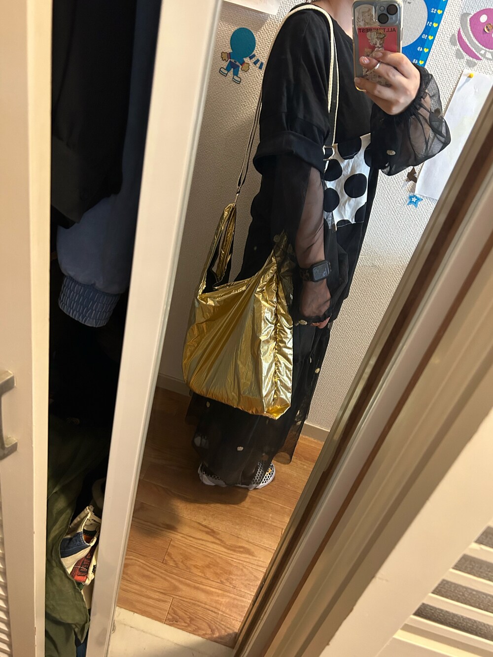 「ドット、ZARA、UNIQLO、marimekko、NIKE、エアリフト、threeppy、ブラック、ゴールド、派手髪、水玉」｜「UNIQLO×marimekkoのアイテム（Tシャツ/カットソー、ブラック系）」を使った、◎みお◎さん（レディース・150cm）の夏コーディネートの2枚目の写真