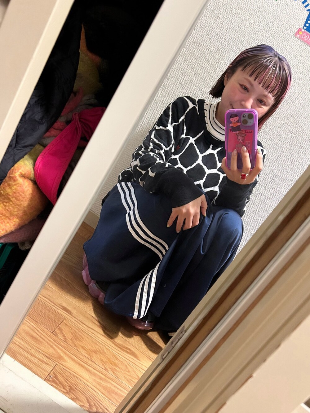 「adidasのアイテム（ニット/セーター、ブラック系）」を使った、◎みお◎さん（レディース・150cm）の冬コーディネートの2枚目の写真
