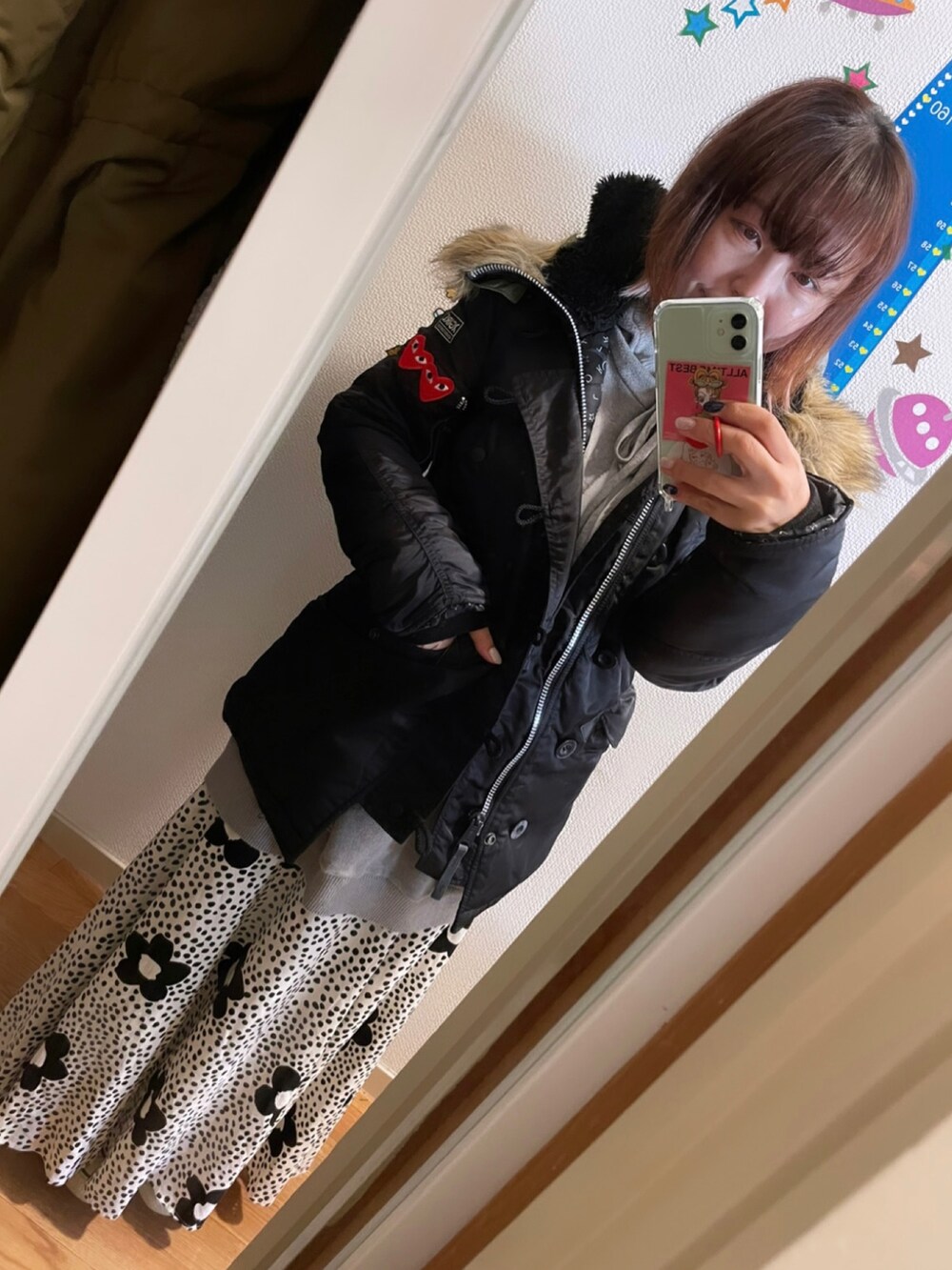 「低身長、低身長コーデ、低身長女子、グレー、モノトーン、ピンク、オールスター、adidas」｜「adidasのアイテム（ニット/セーター、グレー系）」を使った、◎みお◎さん（レディース・150cm）の冬コーディネートの3枚目の写真