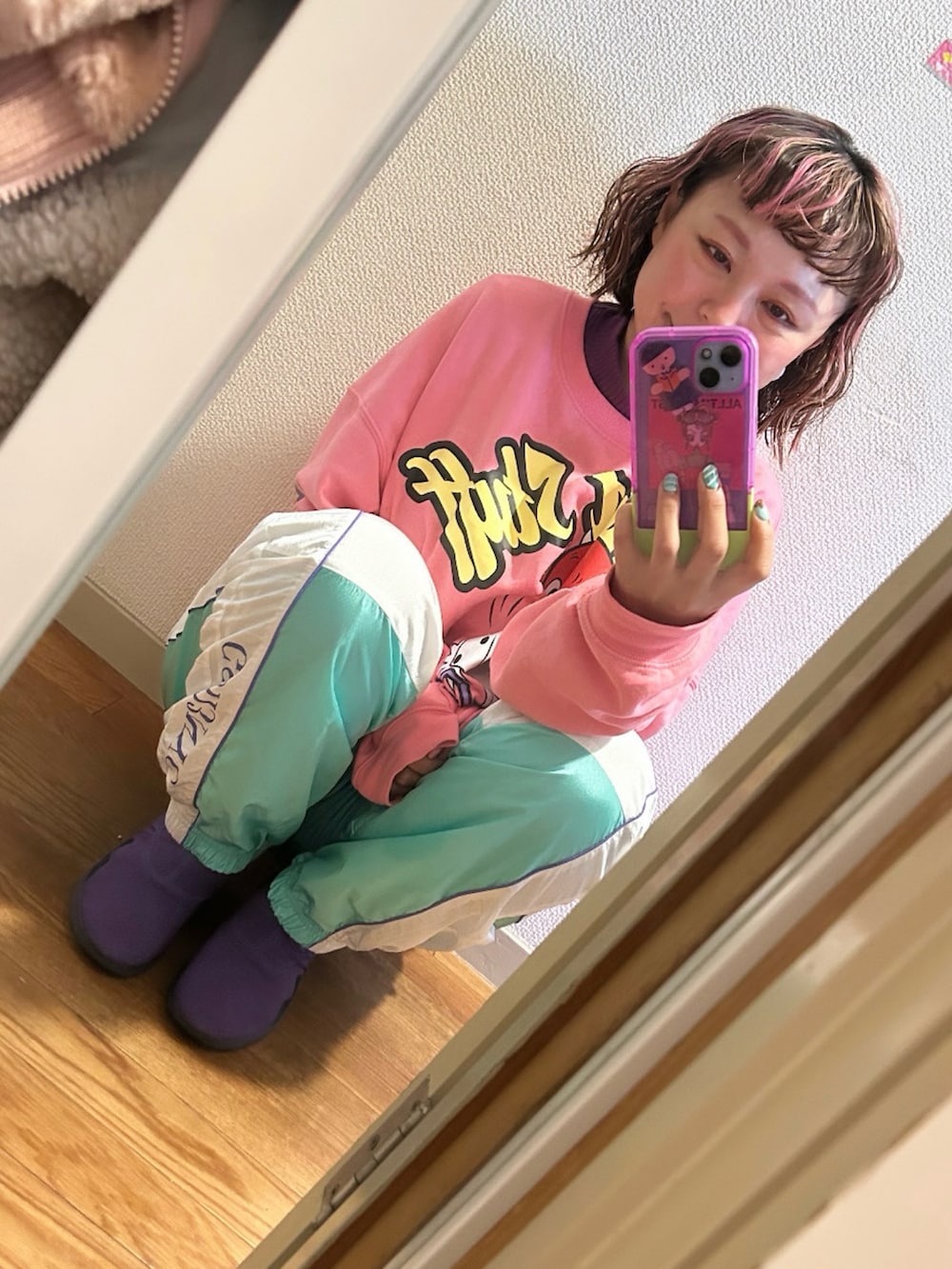 「H&Mのアイテム（スウェット、ピンク系）」を使った、◎みお◎さん（レディース・150cm）の冬コーディネートの2枚目の写真