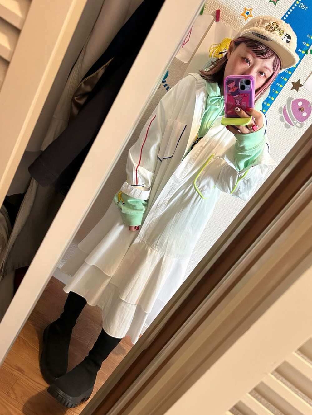 「VALENTINTのアイテム（スウェット、グリーン系）」を使った、◎みお◎さん（レディース・150cm）の秋コーディネートの2枚目の写真