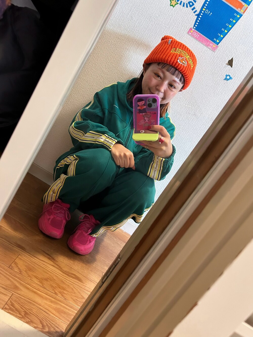 「H&Mのアイテム（スニーカー、ピンク系）」を使った、◎みお◎さん（レディース・150cm）の秋コーディネートの2枚目の写真