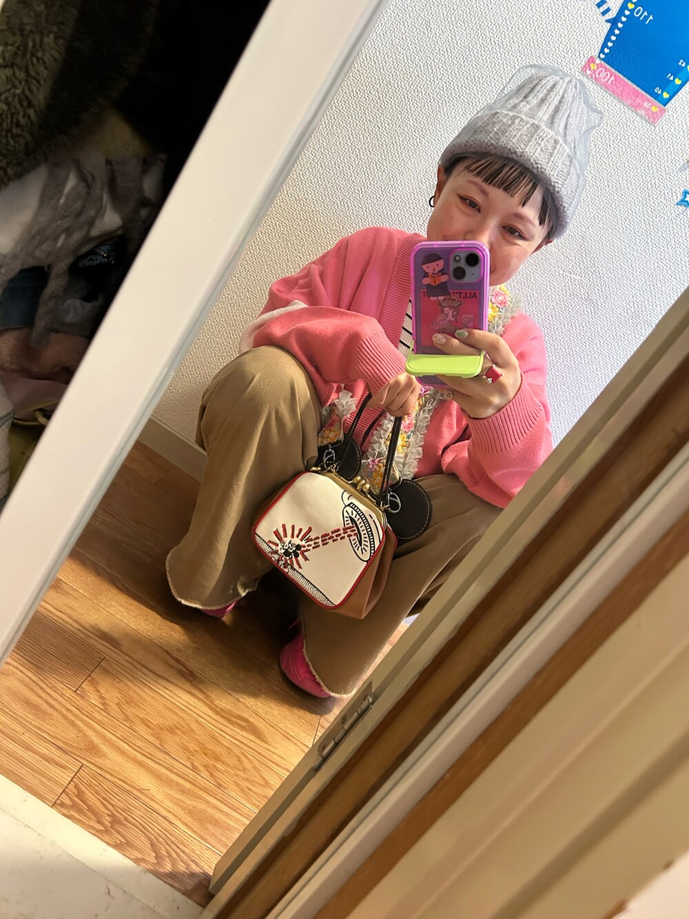 「H&Mのアイテム（スニーカー、ピンク系）」を使った、◎みお◎さん（レディース・150cm）の冬コーディネートの2枚目の写真