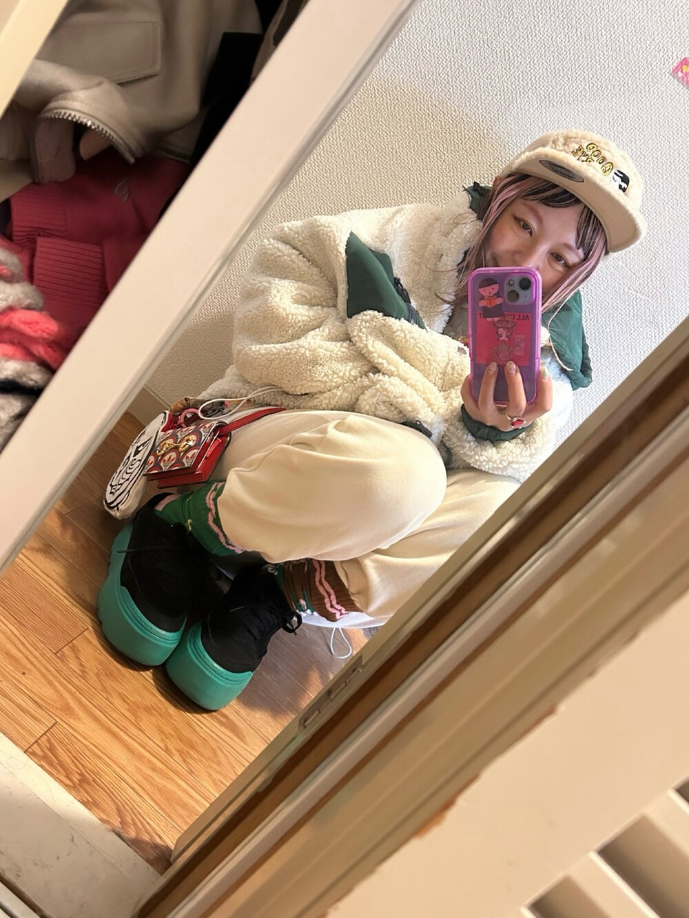 「UGGのUGG W MARIN MEGA LACE / アグ マリン メガ レース（スニーカー、ブラック系）」を使った、◎みお◎さん（レディース・150cm）の冬コーディネートの3枚目の写真