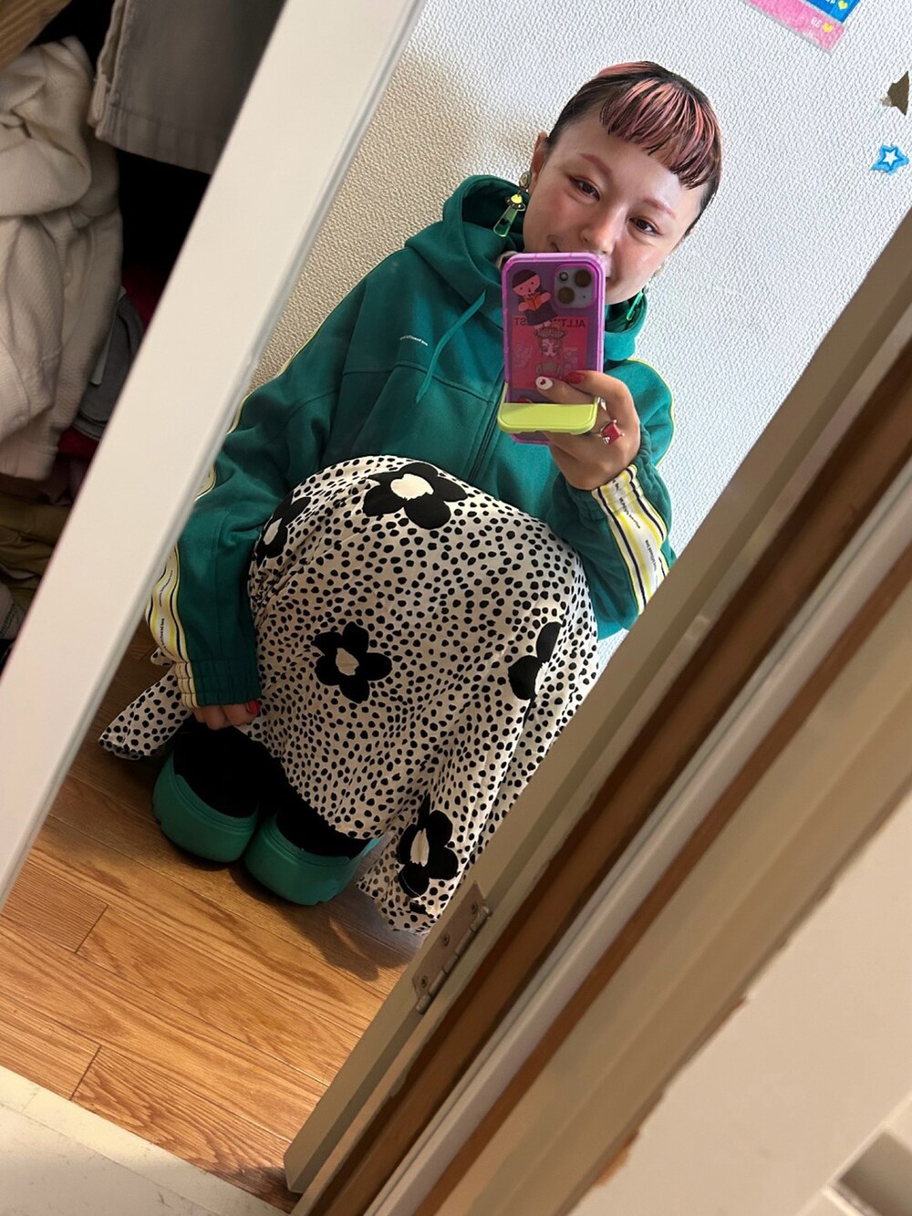 「UGGのUGG W MARIN MEGA LACE / アグ マリン メガ レース（スニーカー、ブラック系）」を使った、◎みお◎さん（レディース・150cm）の秋コーディネートの2枚目の写真
