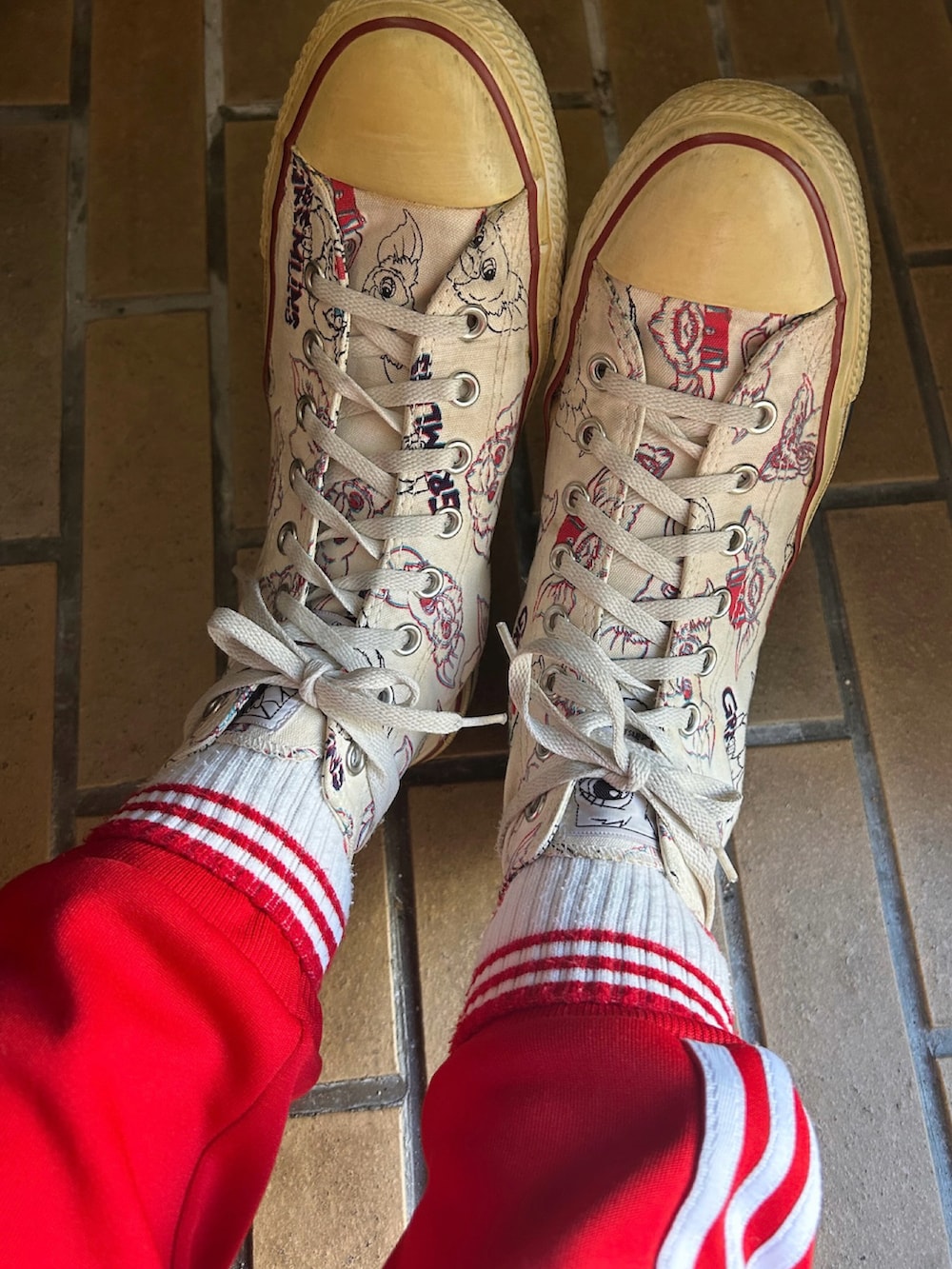 「CONVERSEのアイテム（スニーカー、ホワイト系）」を使った、◎みお◎さん（レディース・150cm）の秋コーディネートの3枚目の写真