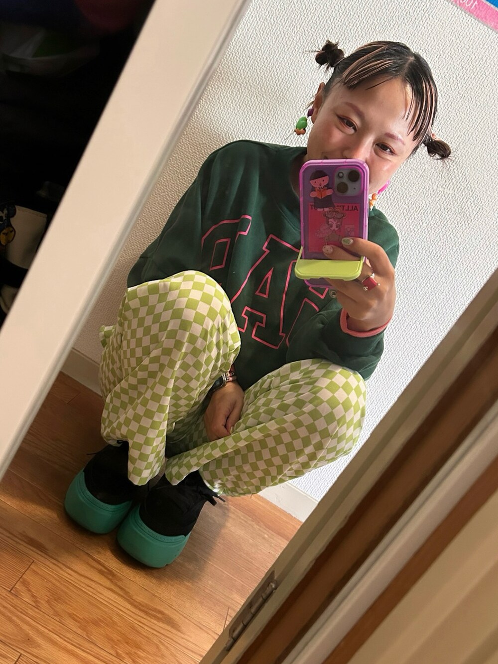 「GAPのGapロゴ イージー プルオーバー スウェット（スウェット、グリーン系）」を使った、◎みお◎さん（レディース・150cm）の秋コーディネートの2枚目の写真