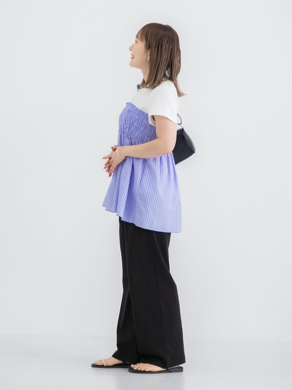 「プチプラ、夏だ!Tシャツ着よう!、さらっと晴れやかスナップ、レイヤードスタイル、夏コーデ、サンダル、ビスチェ、お出かけコーデ、骨格ストレート、低身長、サニーレーベル、SonnyLabel」|「URBAN RESEARCH Sonny Labelの『WEB限定』シャーリングビスチェドッキングカットプルオーバー(Tシャツ/カットソー、ブルー系)」を使った、satoさん(レディース・156cm)の夏コーディネートの2枚目の写真