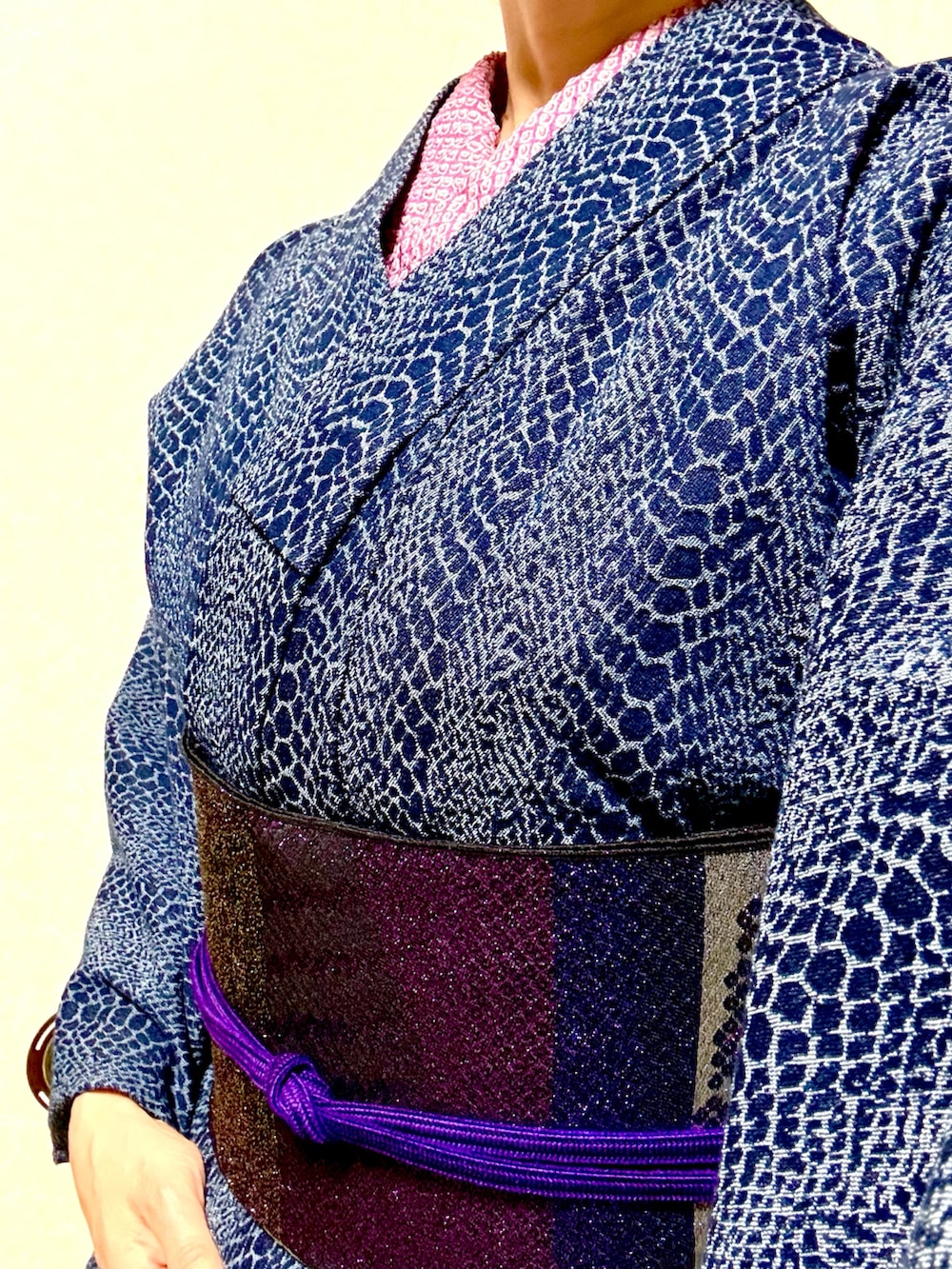 「デニム、デニム着物、蛇柄、兵児帯、ろっこや、ギラギラ、カレンブロッソ、角草履、銀座結び、着物コーデ、着物女子、着物好きさんと繋がりたい、着物でお出掛け」｜「Calen Blossoのアイテム（和装小物、ブラック系）」を使った、レオンママさん（骨格ナチュラル・レディース・153cm）の春コーディネートの2枚目の写真