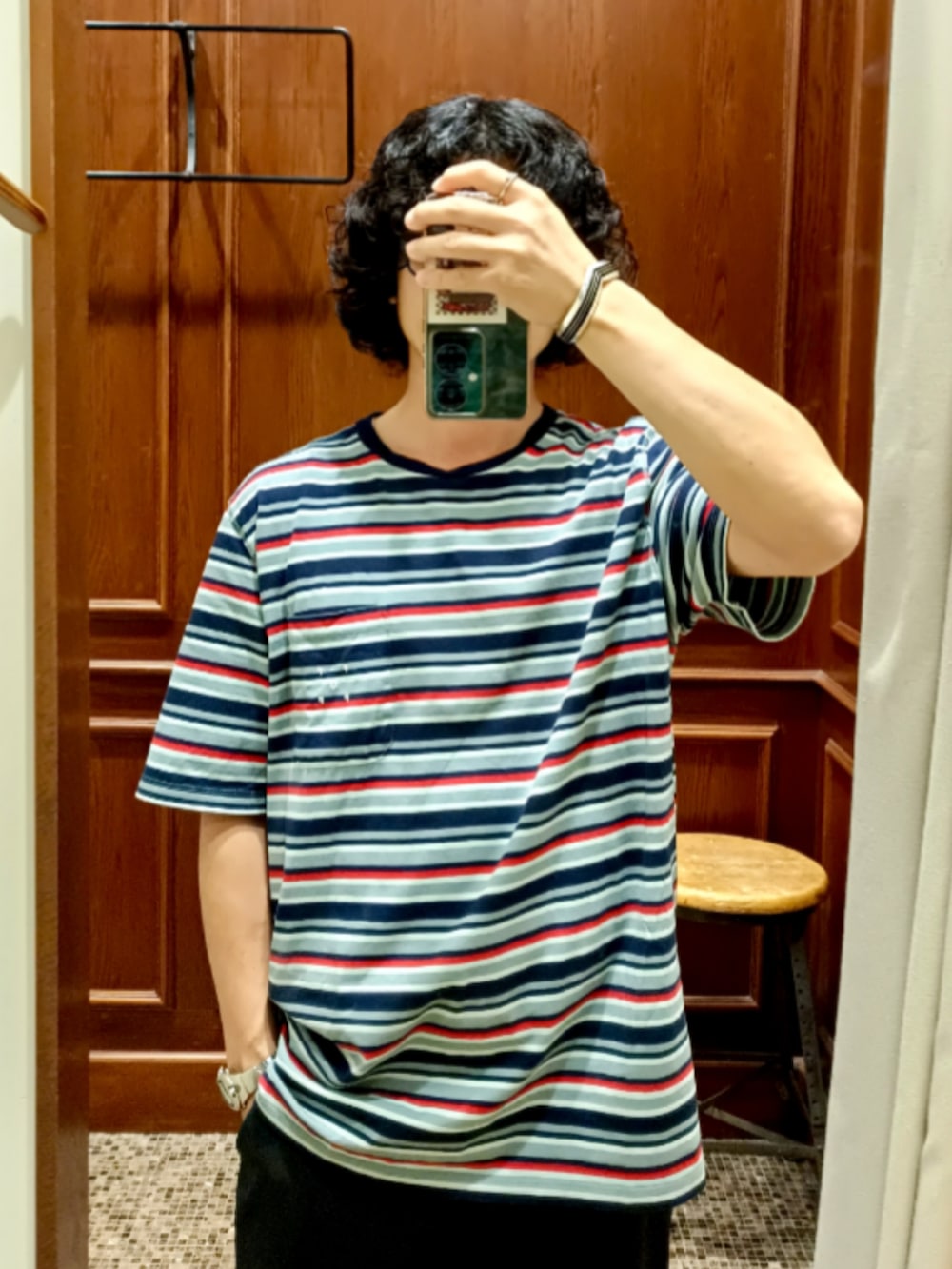 「ボーダー、POP TRADING COMPANY、クロップドスラックス、thingless、スリッポン、VANS、VAINL ARCHIVE、大人カジュアル、シンプルコーデ、ootd、マルチボーダー、ブルー、ブラック、グレー、今日のコーデ」｜「POP TRADING COMPANYのアイテム（Tシャツ/カットソー、ブルー系）」を使った、D.nakamuraさん（メンズ・167cm）の夏コーディネートの3枚目の写真