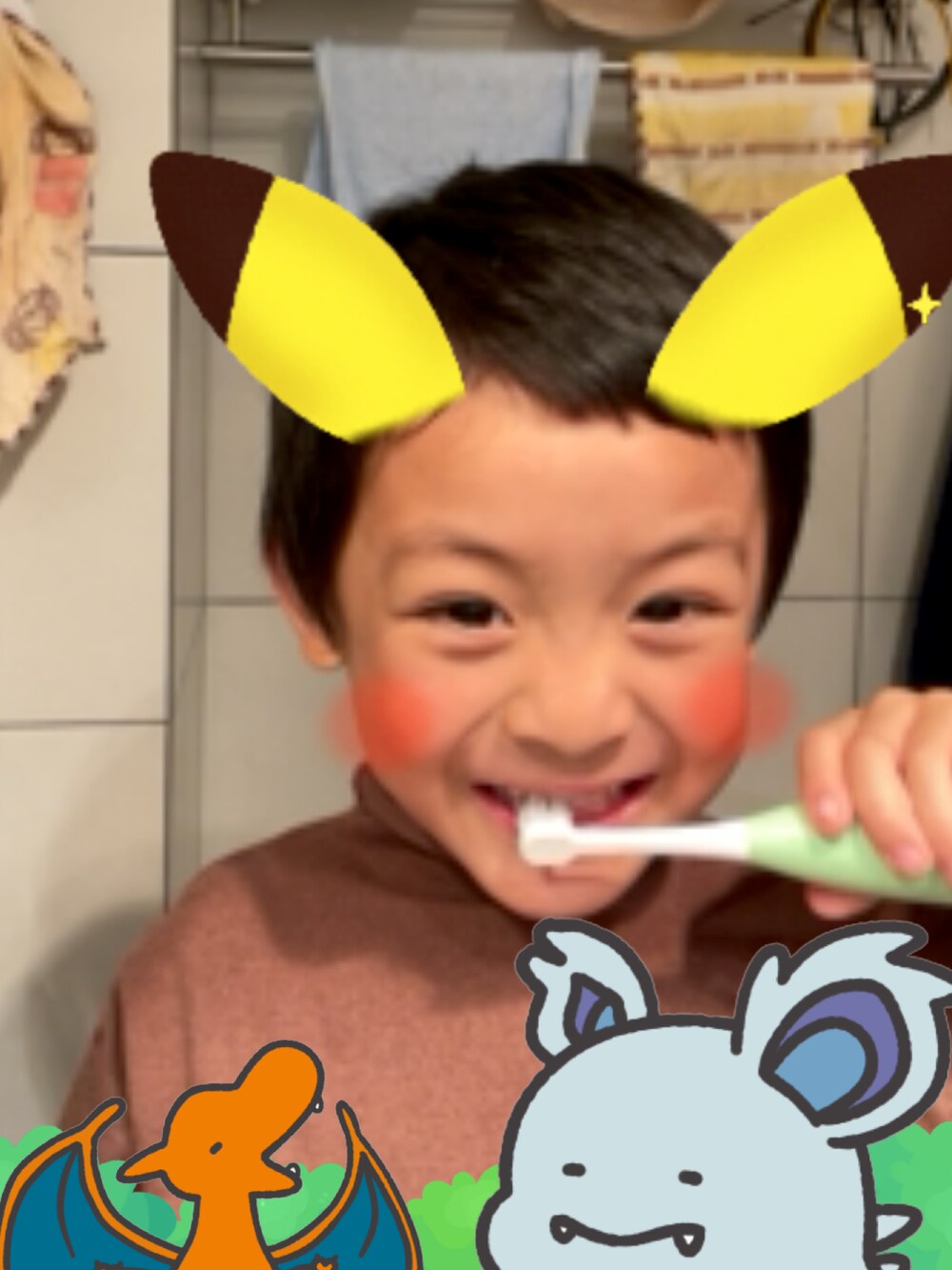 イエロー系のその他を着用したキッズの冬コーディネートの5枚目の写真