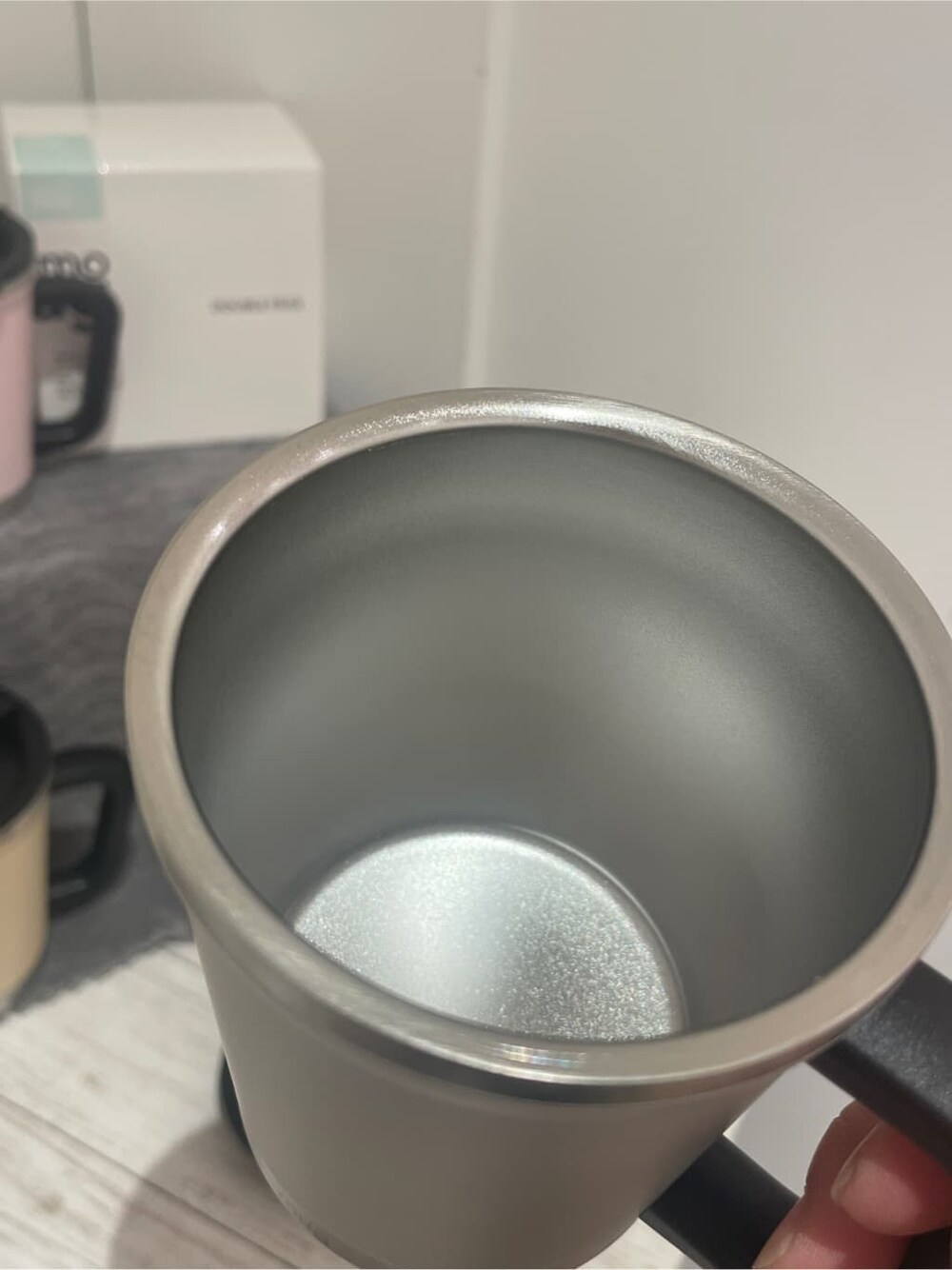 その他の食器を着用したレディースの秋コーディネートの3枚目の写真