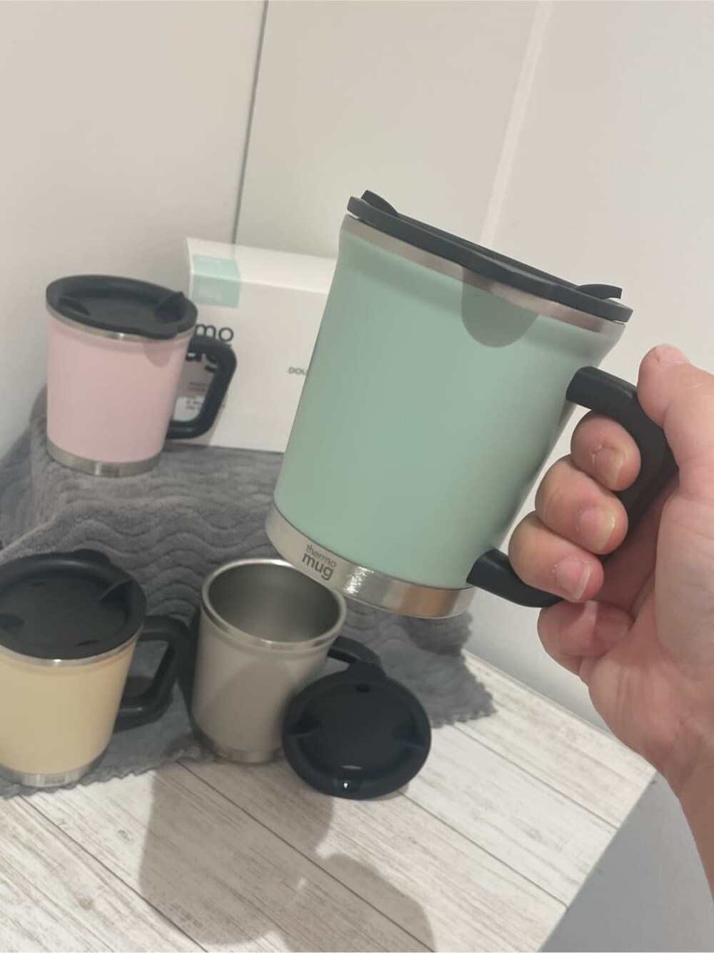 その他の食器を着用したレディースの秋コーディネートの2枚目の写真