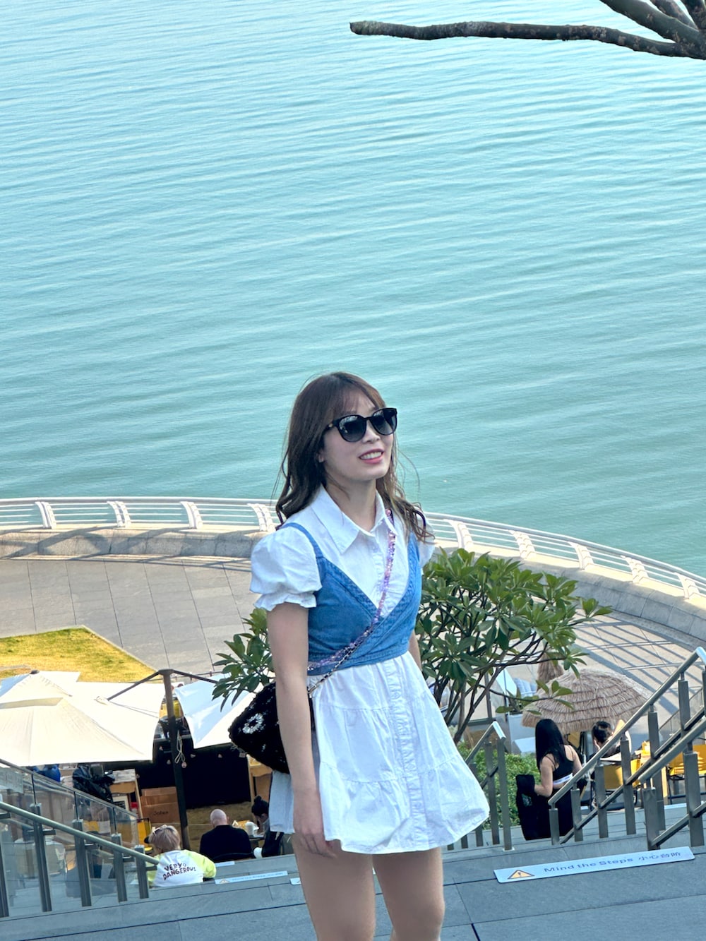 「CHANELのアイテム（サングラス、ブラック系）」を使った、ぺいさん（レディース・163cm）の冬コーディネートの2枚目の写真