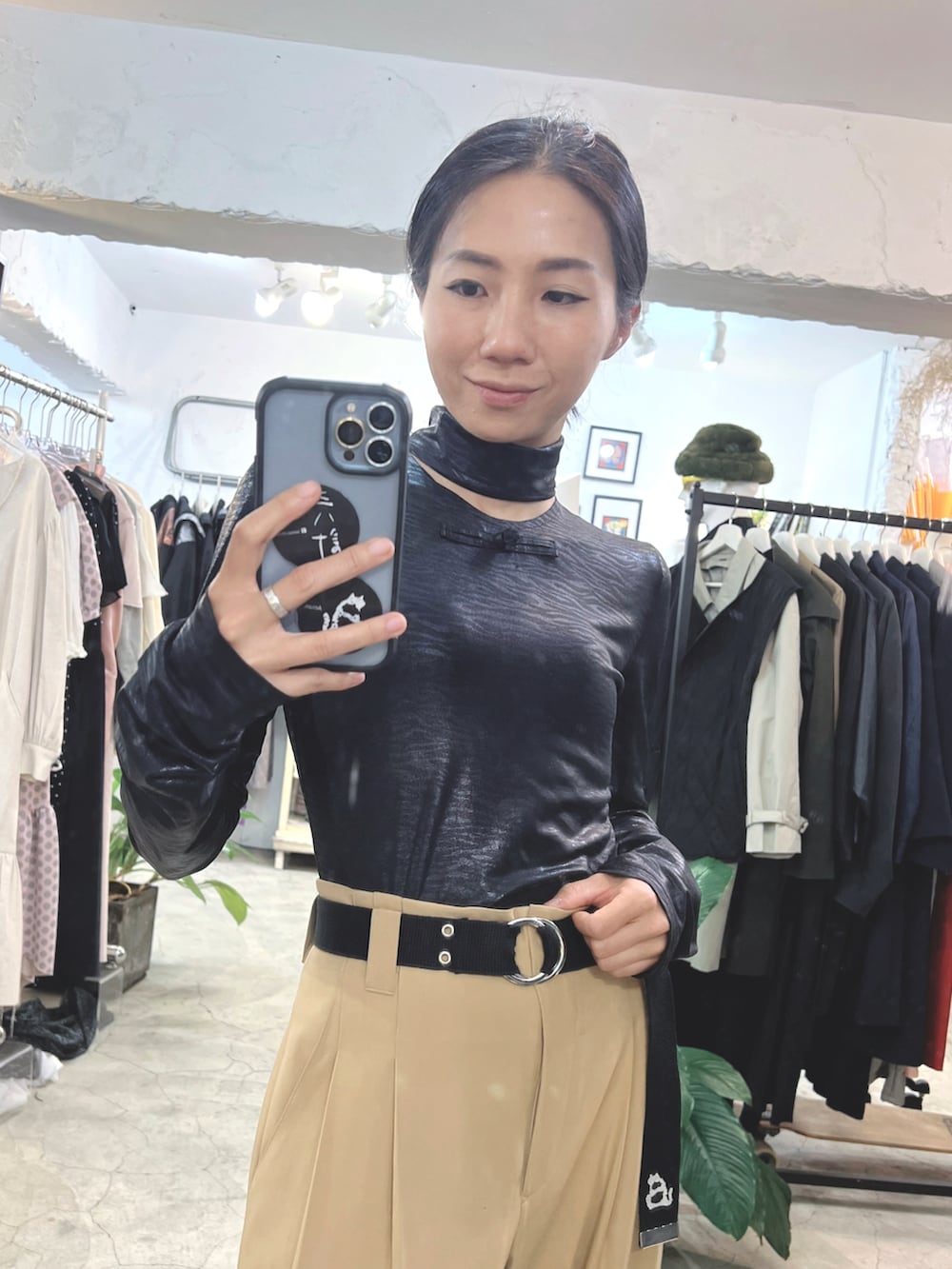 「春コーデ、ootd、今日のコーデ、春夏コーデ、Designer」｜「Amanのアイテム（トップス、ブラック系）」を使った、Amanさん（レディース・164cm）の春コーディネートの2枚目の写真