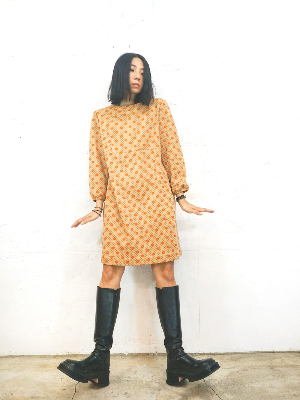 「今日のコーデ、#春コーデ、春、古着、古着MIX、古着コーデ、古着女子、ootd、vintage」｜「三八計のアイテム（トレンチコート、グリーン系）」を使った、Amanさん（レディース・164cm）の春コーディネートの3枚目の写真
