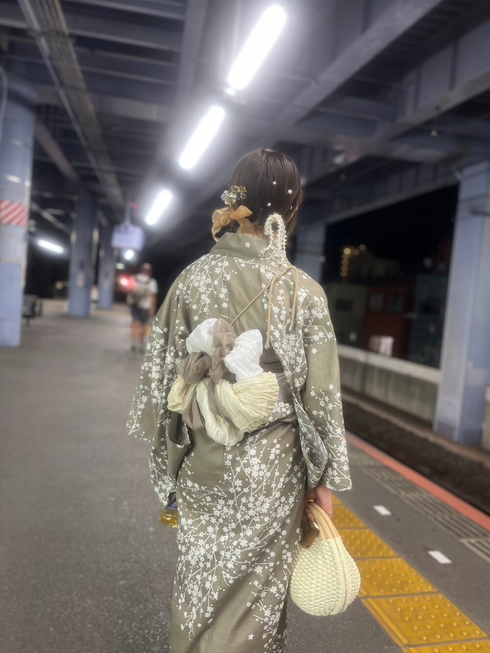 「浴衣、浴衣女子、浴衣コーデ、淡色浴衣、淡色コーデ、淡色女子、低身長コーデ、153cmコーデ、デートコーデ、花火大会、花火大会コーデ、夏祭り、夏祭りコーデ」｜「utataneのアイテム（浴衣、ブラウン系）」を使った、こもさん（レディース・153cm）の夏コーディネートの2枚目の写真