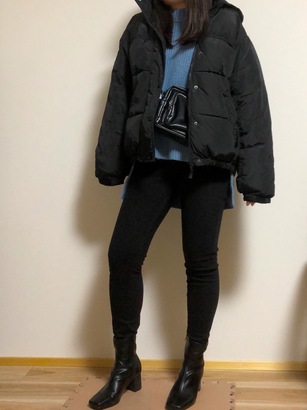 「冬コーデ、ニットコーデ、パンツコーデ、オトナカジュアル、ブーツ、ムルーア(MURUA)、w closet、FREAK’Ｓ STORE、いいね・save・フォローありがとうございます🥰、いいね、save、フォローお願いします🤑、いいね返し、相互フォロー」｜「UNIQLOのウルトラストレッチジーンズ（デニムパンツ、ブラック系）」を使った、meme⁂さん（レディース・162cm）の冬コーディネートの2枚目の写真
