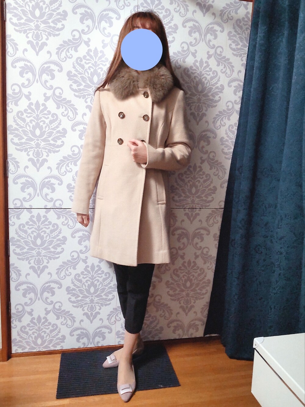 「骨格診断ウェーブ、骨格ウェーブ、パーソナルカラーサマー、ブルベ夏、ドロップショルダー、プリーツスリーブ、テーパードパンツ、フラットシューズ、サックスブルー」｜「RUのアイテム（スラックス、ブルー系）」を使った、みやのさん（レディース・160cm）の冬コーディネートの2枚目の写真