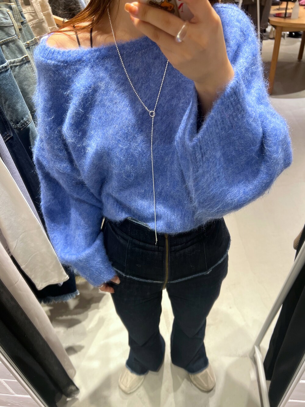「秋服まるっと大公開、カラーニット、ブルーコーデ、ブルーニット、カジュアル、大人女子、秋のコーデ、着回しコーデ、秋服準備はじめました、23AW秋の新作、高身長女子、mystic」｜「mysticのウールシャギーショートニット（ニット/セーター、ブルー系）」を使った、たけかわ ななさん（レディース・162cm）の秋コーディネートの2枚目の写真